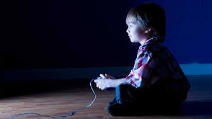 Sin duda, ganar dinero jugando videojuegos es uno de los sueños idílicos de cualquier joven o persona amante de los juegos online. Nino Jugando Videojuegos Bonito Leon