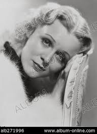 GLORIA STUART