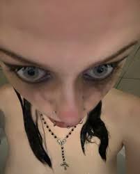 trashy on X: never wearing makeup in the shower again  t.co0rYKYpe0IL  X