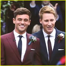 Newlyweds tom daley and dustin lance black should be celebrating the stunning wedding ceremony held last weekend, not being bothered with homophobic tweets from media outlets via social media. Tom Daley Dustin Lance Black Share Their Wedding Video Dustin Lance Black Tom Daley Just Jared