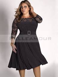 Cette robe au tissu de qualitée en belle dentelle et matière fluide et léger conviendra pour un mariage, une cérémonie officielle ou une soirée. Robe De Cocktail Grande Taille Dentelle Mousseline Courte Simple Plus Size Cocktail Dresses Cocktail Dresses With Sleeves Evening Dresses