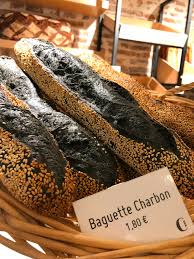 Du Pain Pour Le Moins Tres Special La Baguette Au Charbon Vegetal De Chez Cyprien Le 24 Heures