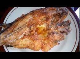 Untuk sos, tumbuk cili hijau, bawang putih dan akar ketumbar hingga lumat. Ikan Kakap Goreng Gurih Dan Lezat Youtube