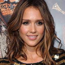 Long layered cut for fat face: 23 Flattering Hairstyles For Oval Faces