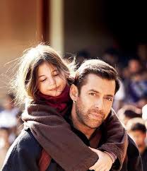 Salman Khan And Harshali Malhotra Bajrangi Bhaijaan Salman Khan Photo Bollywood Movies Salman Khan