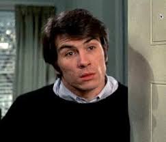 Tommy Lee Jones Made His Acting Debut In Love Story With Ryan O Neil 1970 Omg I Cant Believe He Was Young Wow Olala Tommy Lee Jones Tommy Lee Actores