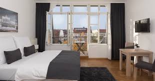 Unzählige häuser mit serviced apartments sind vorhanden und in planung. Wohnen Auf Zeit In Berlin Und Koln Serviced Apartments Von Mypartment