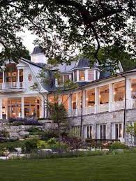Beautiful Shingle Style Home In Wisconsin Designed To Maximize Lake Views Shingle Style Homes Shingle Style Architect