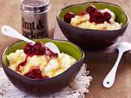 Omas Vanillegriessbrei Mit Heissen Rumkirschen Rezept Rezepte Lecker Griesspudding