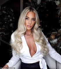 Mahrez играет с 2018 в манчестер сити (сити). Man City Star Riyad Mahrez Ist Dating Rhoc Star Dawn Ward S Tochter Taylor Nach Der Trennung Von Ehefrau Aktuelle Boulevard Nachrichten Und Fotogalerien Zu Stars Sternchen