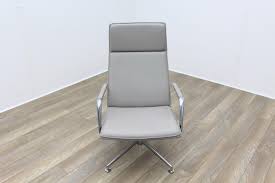 The range of executive office chairs, computer chairs and meetings room chairs on cult furniture will help you to find the perfect piece for your office and meeting rooms. Brunner Light Grey Leather Executive Chair Grey Rethink Office Furniture