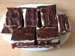 Dieses mal haben wir wieder einen wir backen eine leckere donauwelle bzw. Donauwelle Schneewittchenkuchen Von Koch Kinode Chefkoch Schneewittchen Kuchen Dessert Ideen Lebensmittel Essen