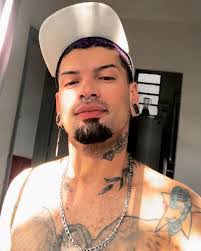 Douglas Martins's Instagram, Twitter & Facebook