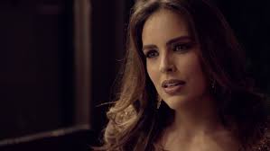 La Doble Vida de Estela Carrillo