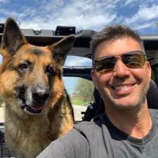 Darren Schnabel's Instagram, Twitter & Facebook