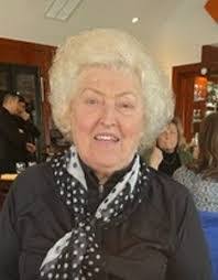 Carolyn Olsen's Instagram, Twitter & Facebook