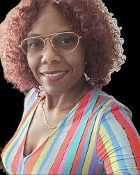 Tonya Holmes's Instagram, Twitter & Facebook