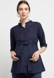 Meskipun tubuh menjadi lebih gemuk dengan perut yang membesar, namun bukan alasan untuk ibu hamil tak bisa tampil keren. Tips Memilih Baju Hamil Kerja Yang Cocok Untuk Ibu Hamil La Karina