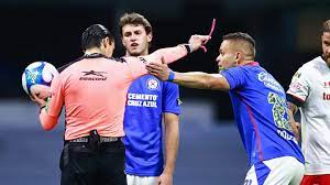 Cubrimiento en línea a través de futbolperuano.com Insolito El Arbitro Le Tapa Un Gol Al Cruz Azul Contra El Toluca Y Los Memes No Lo Perdonaron
