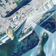 A Houston On Peut Nager Suspendu Dans Le Vide