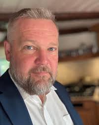 Hej jag tycker de skulle vara roligt att prova på strongman. Men är ju helt  ny på de så någon som kunde ge lite tipps på teknik hadde nog varit att  föredra.