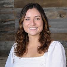 Janie Lyons's Instagram, Twitter & Facebook