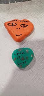 Where are the little artists' abstract art pieces?