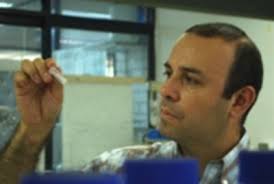 Dos profesores salen de la Comisión Central de Propiedad Industrial de la  UCH y tres nuevos se suman