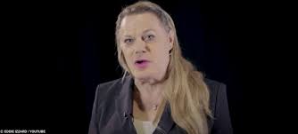 Последние твиты от eddie izzard (@eddieizzard). Eddie Izzard Now Goes By Female Pronouns