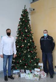 Beppi erklärt bayerische weihnachten | grünwald freitagscomedy. Weihnachten Bei Der Polizei Keine Ruhe Trotz Ausgangssperre