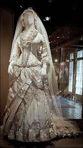 Wedding Dress Ivory Silk Satin And Silk Damask With Floss Chenille And Pearl Embroidery Antique Wedding Dresses Wedding Gowns Vintage Vintage Gowns