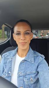 BON SIMAN! Kon bo a kuminsá bo dia awe? Bo a check-in ku bo mes?