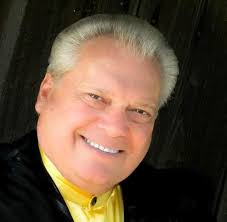 On this date, August 14, 1978, British singer/songwriter and founding  member of The Hollies and Crosby, Stills, Nash (and Young), after residing  in the United States since 1969, Graham Nash became an