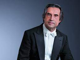 Riccardo muti, italian conductor of both opera and the symphonic repertory. Riccardo Muti Dirigent Opera Online Die Website Fur Opernliebhaber