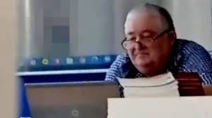 Derste porno izleyen öğretmen, yanlışlıkla görüntüyü sınıf tahtasına  yansıttı - Kıbrıs net haber