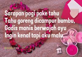 Pantun 2 kerat untuk kawan. 34 Kumpulan Pantun Cinta Romantis Untuk Kekasih