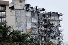 Un edificio residencial de 12 plantas se vino abajo la madrugada de este jueves en miami, florida (estados unidos). Zyqxlznpzzohsm