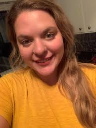 Stepping waaaayyy out of my comfort zone here (hello- self conscious  feelings!) but here is my Maskara selfie! Look at how bright and sun kissed!