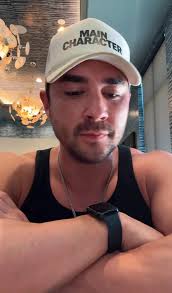 Lets all agree... James is in love with Lala. Ok?