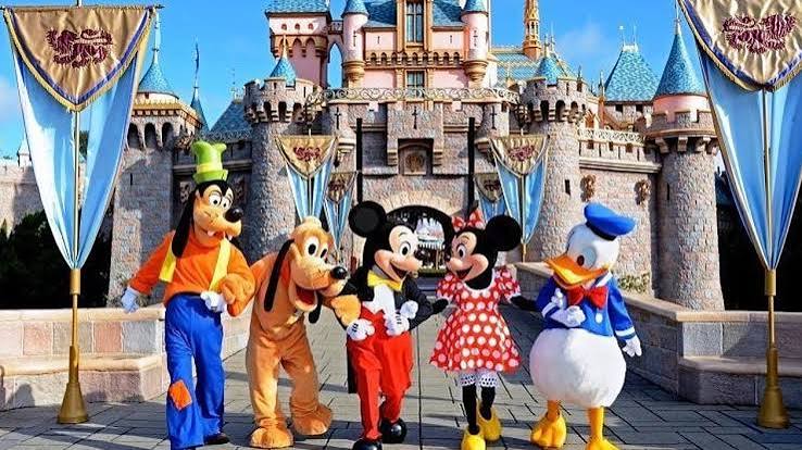 डिज़्नीलैंड: बच्चों के सपनों की दुनिया (Amazing Trip To Disneyland)