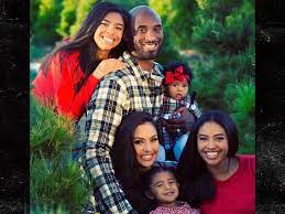 Vanessa bryant has been keeping her husband kobe and daughter gianna's memory alive since they passed in a helicopter crash almost one year ago by on christmas eve, she revealed two gorgeous family photos — one of just the girls and another of the entire family. Vanessa Bryant Posts Family Pic Kobe And Gigi Are Shining On Us