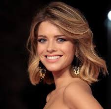 Alexandra esti cea mai frumoasa. Ce Studii Are Alexandra Dinu La Ce VarstÄƒ A Debutat Fosta SoÈ›ie A Lui Adrian Mutu In Televiziune M Am Dus SingurÄƒ La Casting Spynews Ro