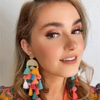 20+ "Victoria Ayres" profiles