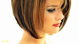 È importante scegliere il taglio di capelli giusto per lo stile e la forma del viso. Tagli Di Capelli Medio Corti Per L Estate Il Modern Bob E La Tonalita Castana