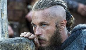 Fimmel is no stranger to battle scenes: Is Travis Fimmel Married Who Is Travis Fimmel Wife