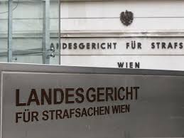 Der erste kontakt mit den neun männern habe dem sprecher zufolge im wiener einkaufszentrum the mall stattgefunden. Zehn Jahre Haft Fur Sex Spiele Mit 13 Jahriger Tochter Sn At