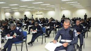كلية الملك فهد هي كلية حكومية أمنية تتبع لوزارة الداخلية السعودية وقد تم تأسيسها في الرابع والعشرين من شهر ديسمبر في العام 1935م هناك العديد من التخصصات التي تطرحها كلية الملك فهد الأمنية منها الأمنية ومنها السياسية التي تدور حول الأمن في المملكة. ÙØªØ­ Ø¨Ø§Ø¨ Ø§Ù„ØªÙ‚Ø¯Ù… Ù„Ø¬Ø§Ù…Ø¹Ø© Ø§Ù„Ù…Ù„Ùƒ ÙÙ‡Ø¯ Ø§Ù„Ø£Ù…Ù†ÙŠØ© Ø§Ù„ØªØ®ØµØµØ§Øª Ø§Ù„Ù…Ø·Ù„ÙˆØ¨Ø© Ù…ØµØ± Ø§Ù„Ø¹Ø±Ø¨ÙŠØ©