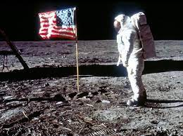 Ketika itu, awak luar angkasa ini baru saja menyelesaikan siaran televisi dan memeriksa aquarius, yang merupakan landing module (lm) atau modul pendaratan. Buku Manual Misi Apollo 11 Mau Dilelang Berapa Ya Harganya