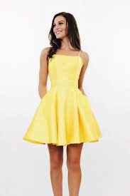 Short Yellow Homecoming Dress With Tie Back Vestidos Amarillos Cortos Vestidos De Fiesta Baratos Vestidos De Fiesta Cortos