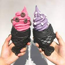 demi 林珈卉on instagram 紅石榴 紫芋口味 原本只是覺得魚造型的甜筒很可愛 但沒想到霜淇淋意外的好吃欸 fishbay icecream 霜淇淋 fashion gloves